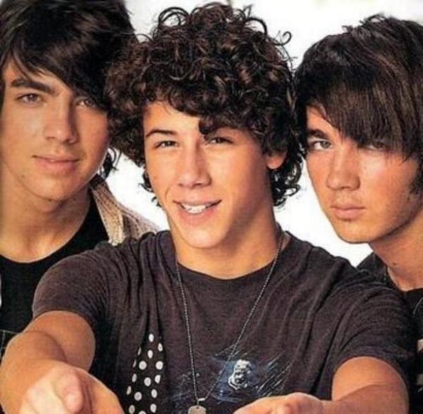 42553-jonas_brothers_4a31a3b1c9290.jpg, 55 KB