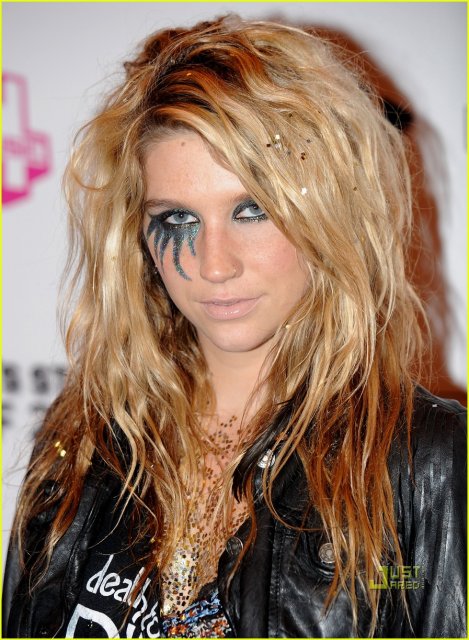 kesha-sebert-garbage-chic-glitter-09.jpg, 380 KB